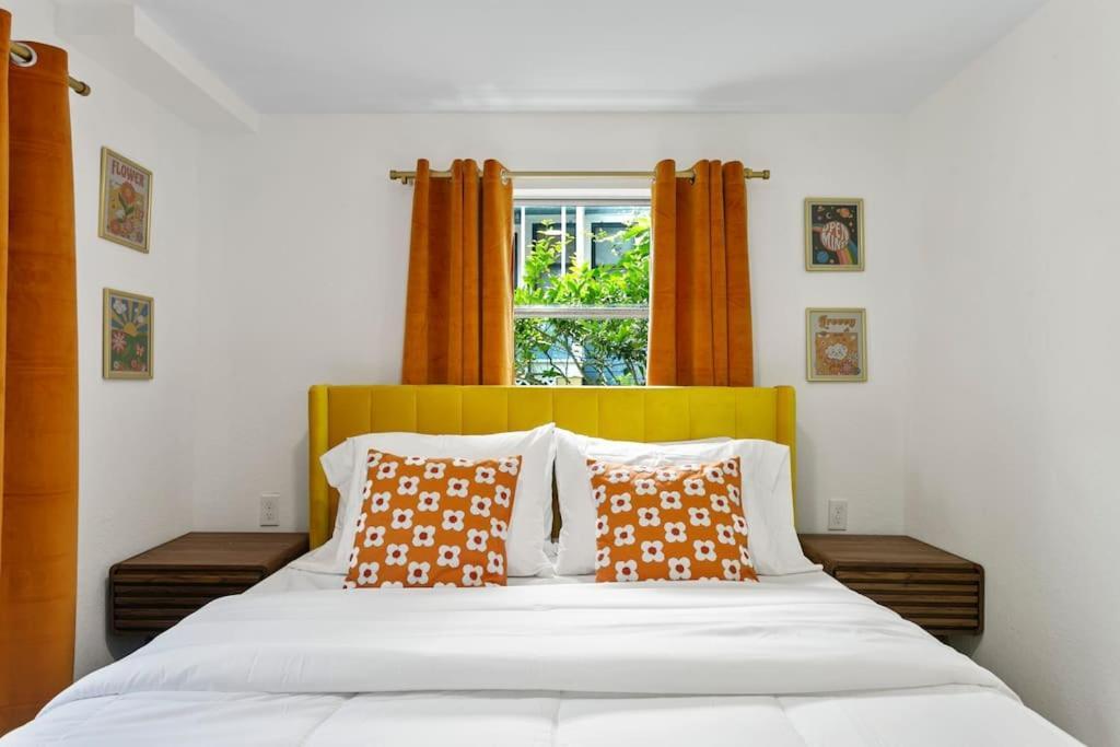 That 70'S Themed Apt Close To Coffee, Food + Shops Tampa Luaran gambar