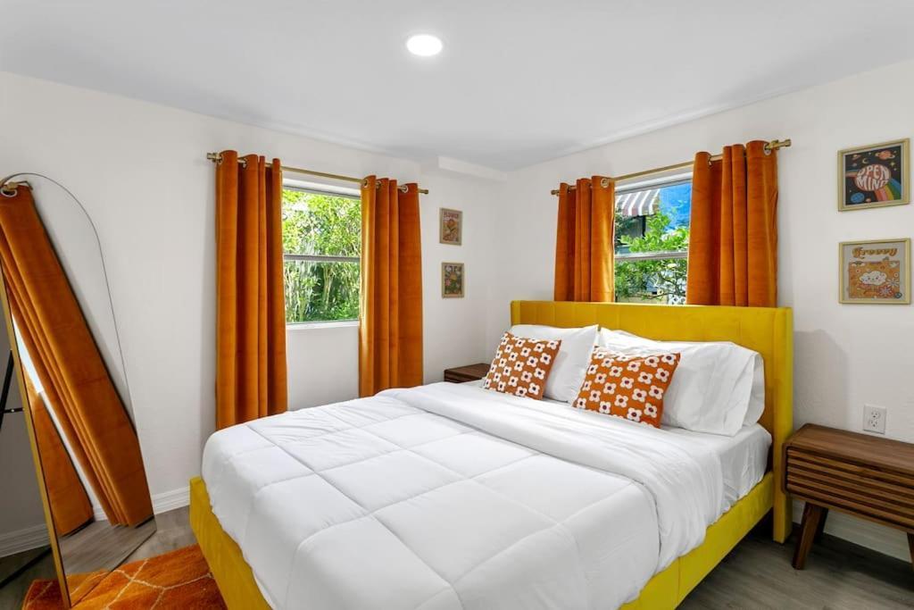 That 70'S Themed Apt Close To Coffee, Food + Shops Tampa Luaran gambar