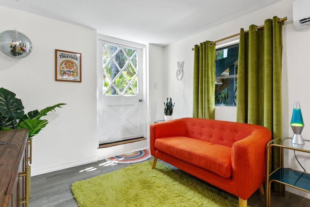 That 70'S Themed Apt Close To Coffee, Food + Shops Tampa Luaran gambar